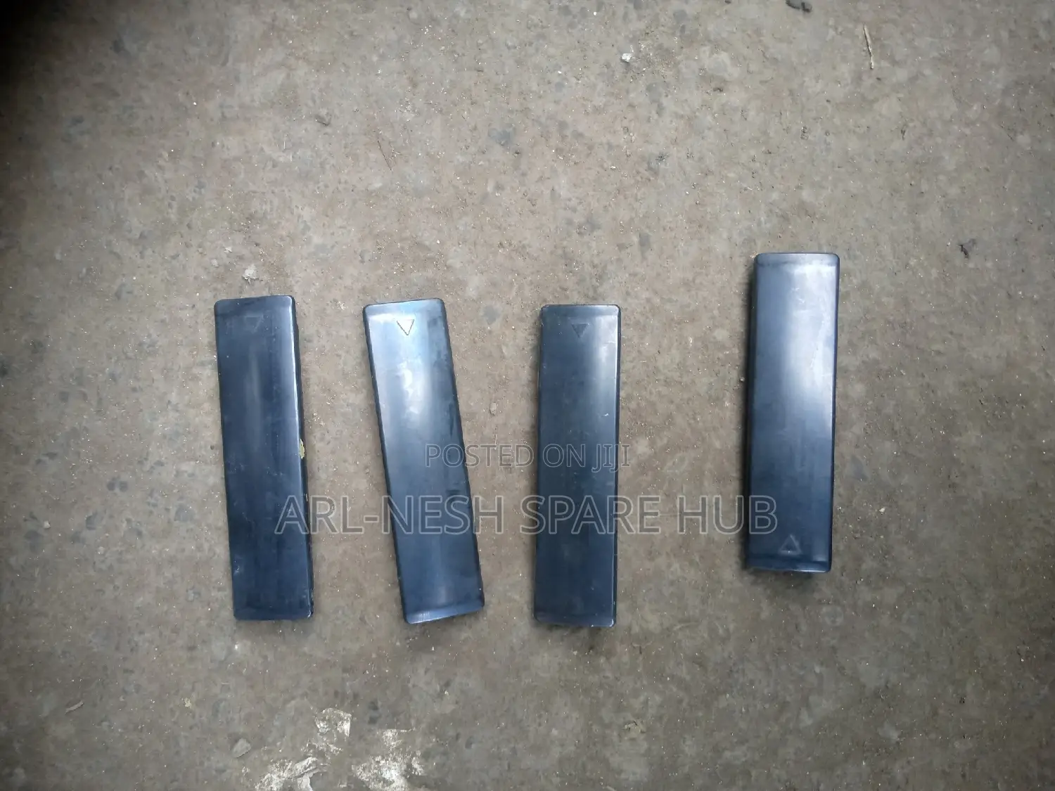 Harrier 240 Roof Moulding