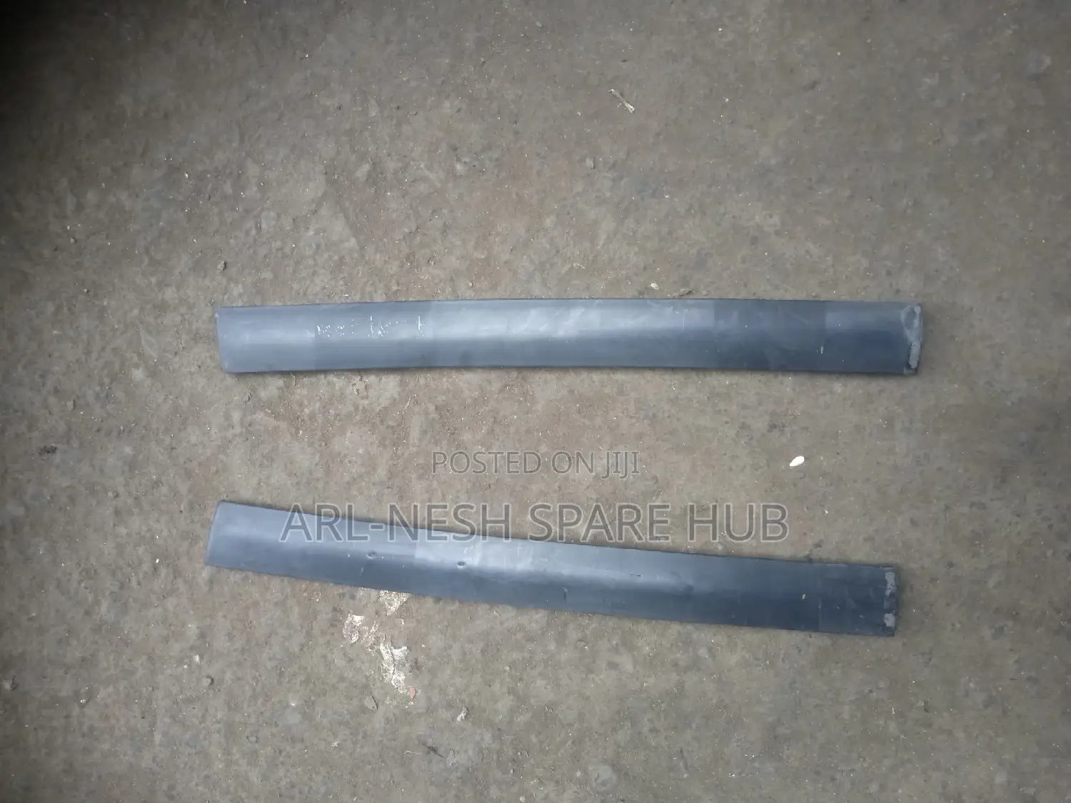 Harrier 240 Roof Moulding