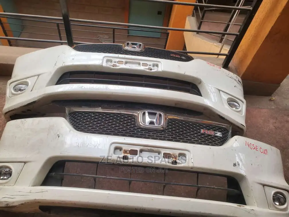 Honda Stream Front Bumper Complete With Grill and Foglights