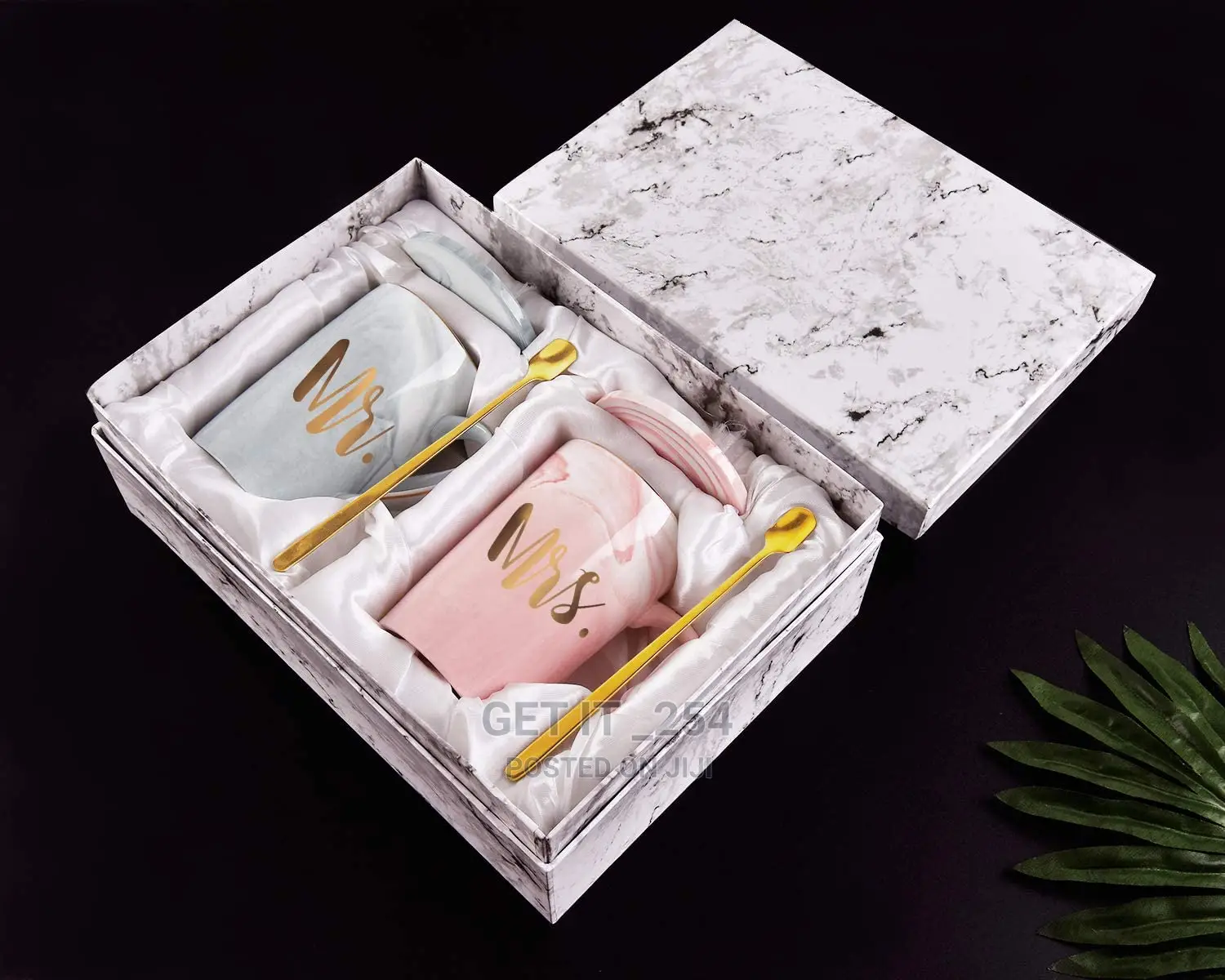 Luxurious Couple Cup Set +Gift Bo