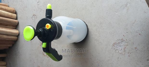 2 Liters Pressure Spray Bottle - thumbnail 2