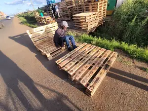 Detachable Pallet Bed - Unique Wood Pallet Bed - On Offer!!