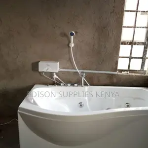 Ariston Instant Water Heater for Salons, Kitchens, Bathtubs