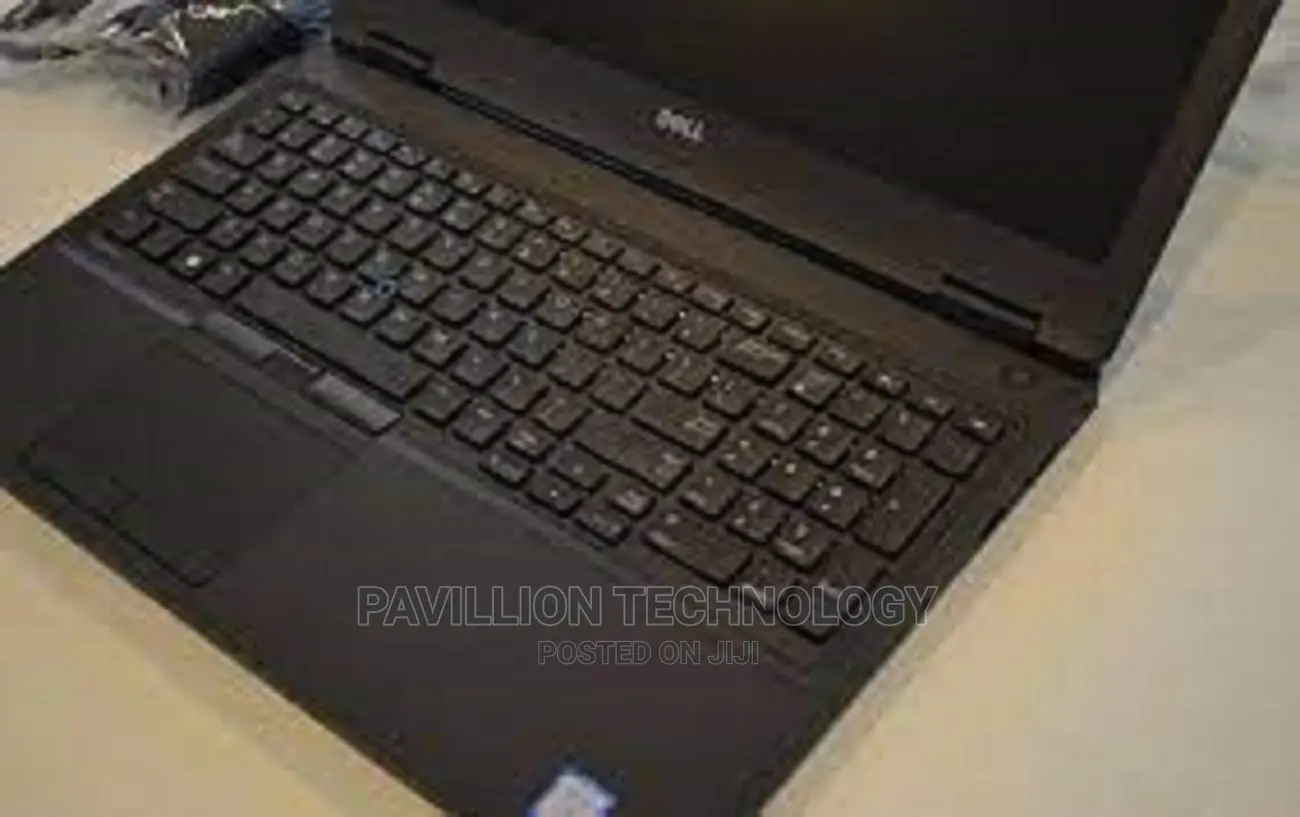 Laptop Dell Latitude 5580 16GB Intel Core i5 SSD 256GB