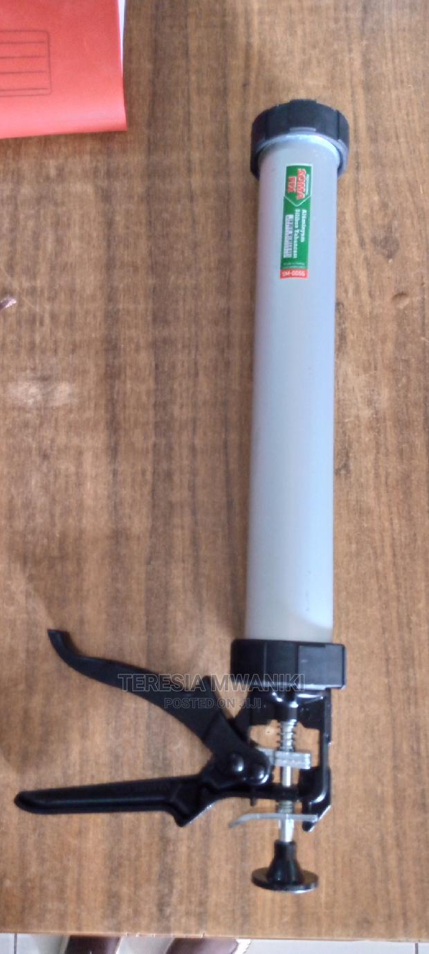 Silicone Caulking Gun - main view