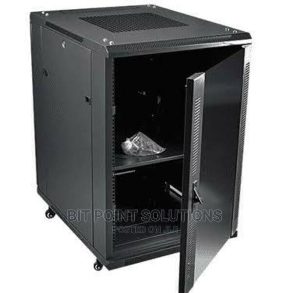 22U Networking Cabinet 600×600mm 22U