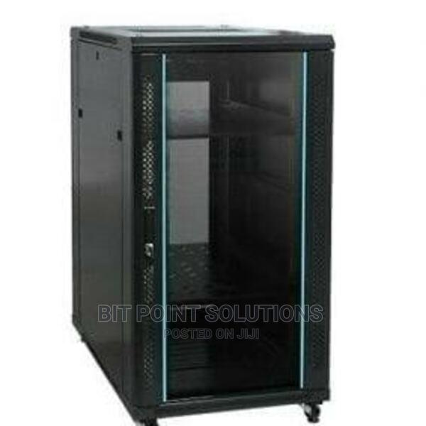 22U Network Cabinet 600×600 Free Standing - main view