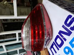Toyota Crown Royal Saloon 2010 2012 Tail Light