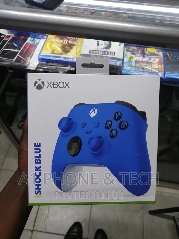Xbox Series X|S Controller (Shock Blue)