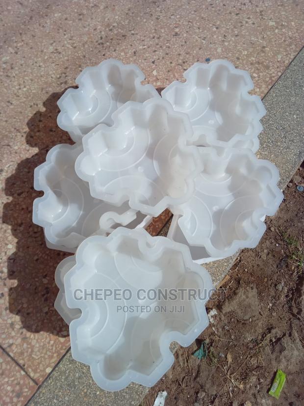 Cabro Pavers Mould - thumbnail 2