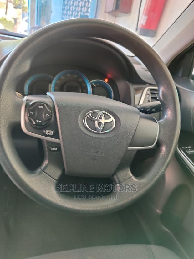 Toyota Camry 2016 Silver - thumbnail 3