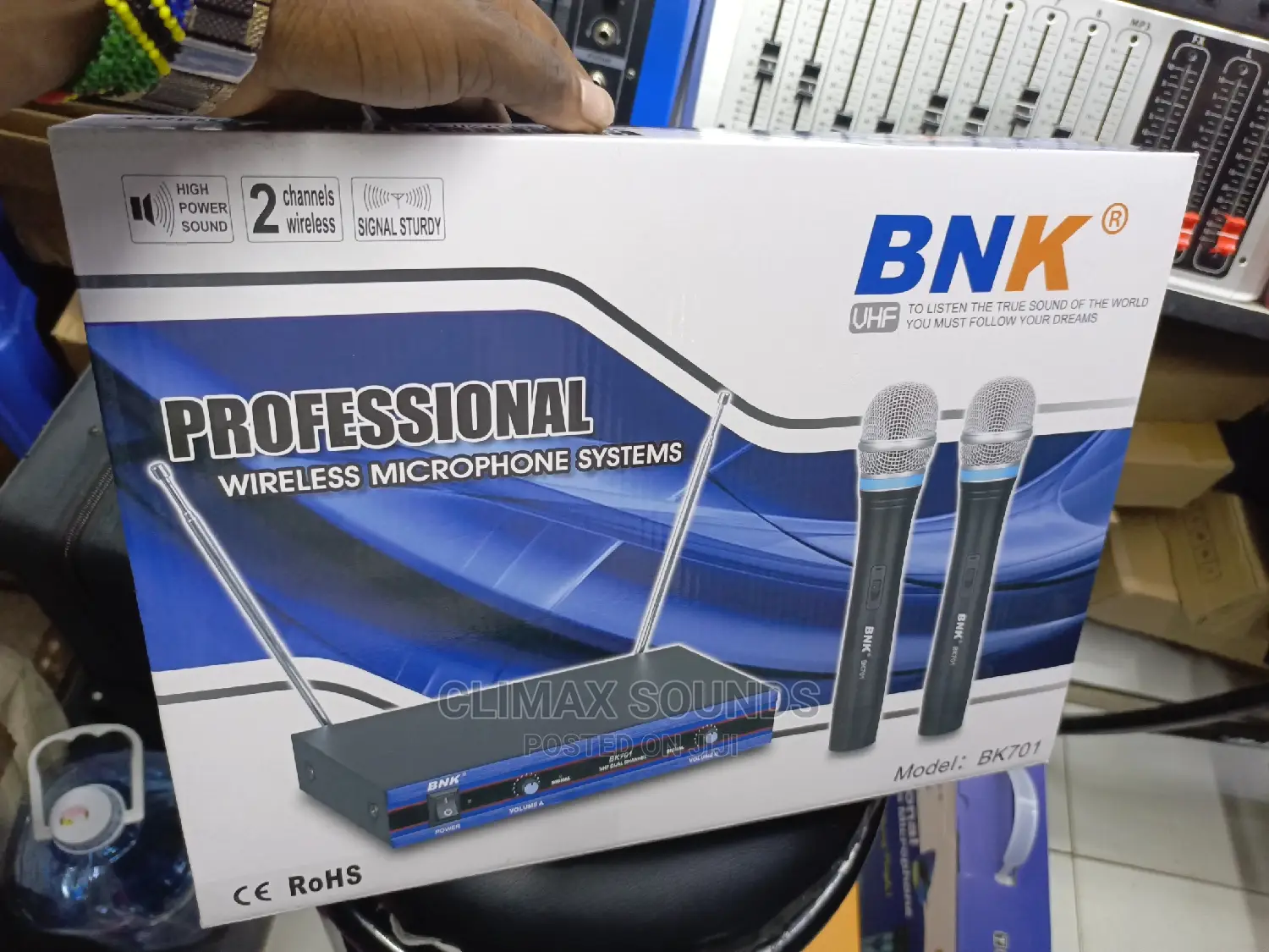 Wireless Microphone 701 BNK