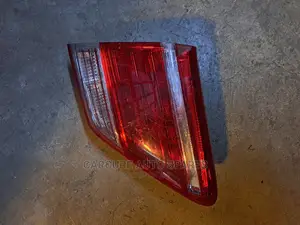 Toyota Crown Royal Saloon 2010 2012 Boot Light Back Light