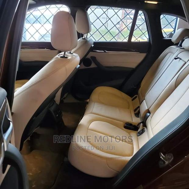BMW X1 xDrive28i AWD 2016 Brown - thumbnail 2