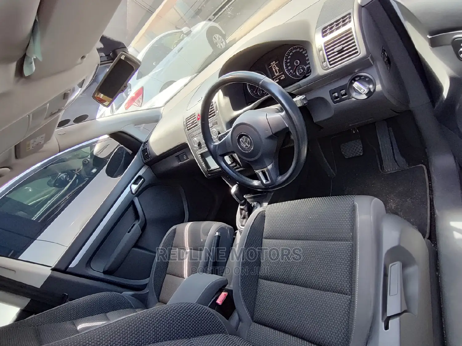 Volkswagen Touran 2016 White