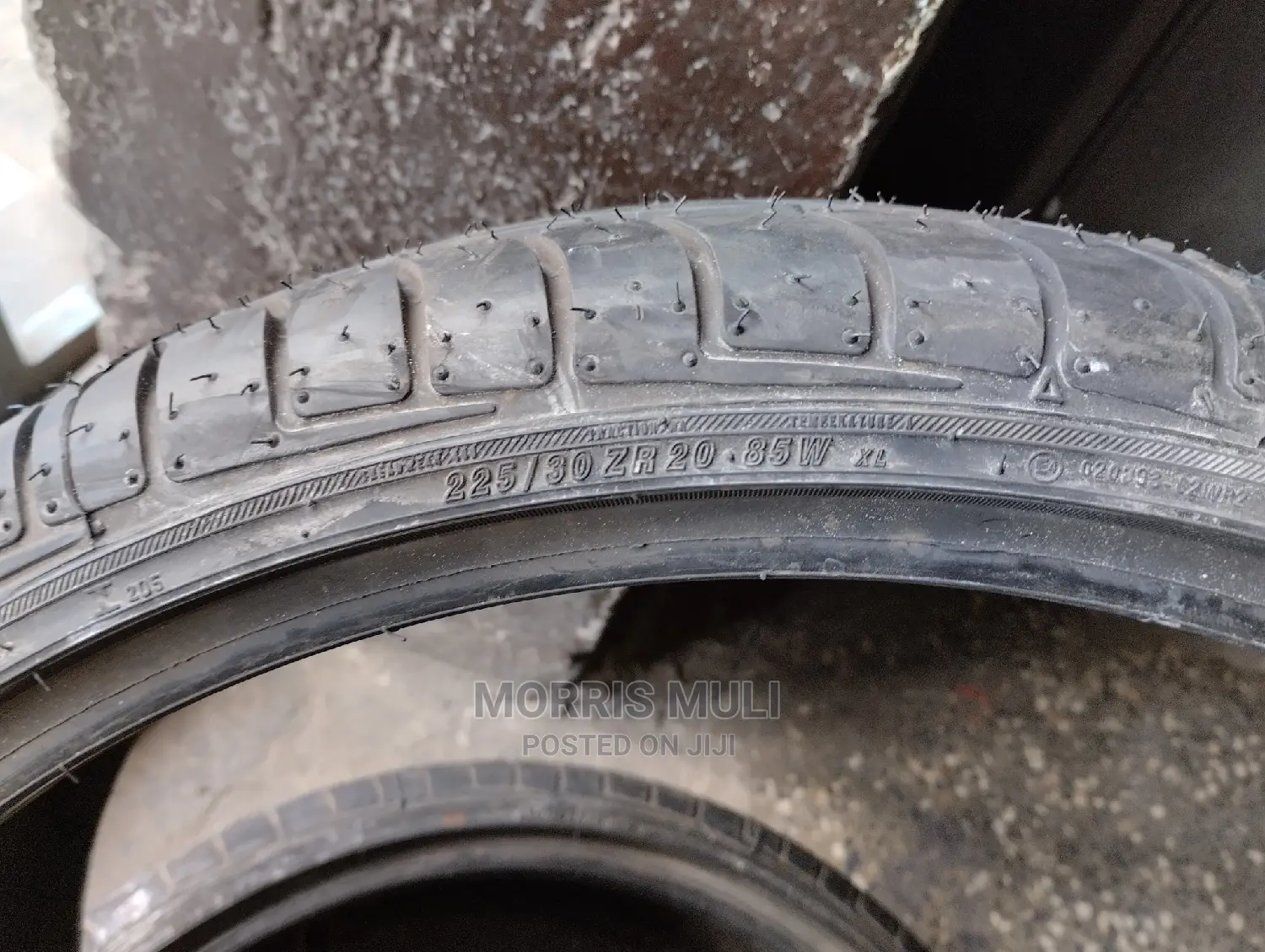 225/30r20 Achilles.