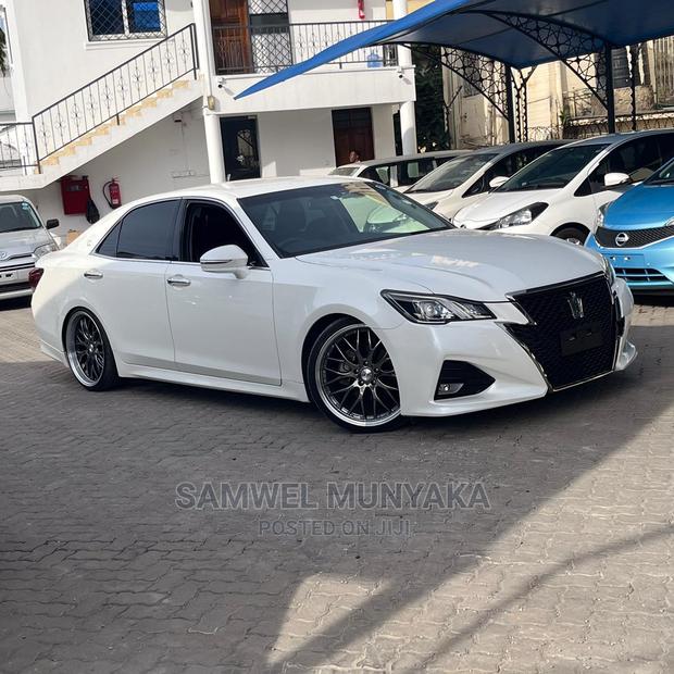 Toyota Crown 2016 White - thumbnail 4
