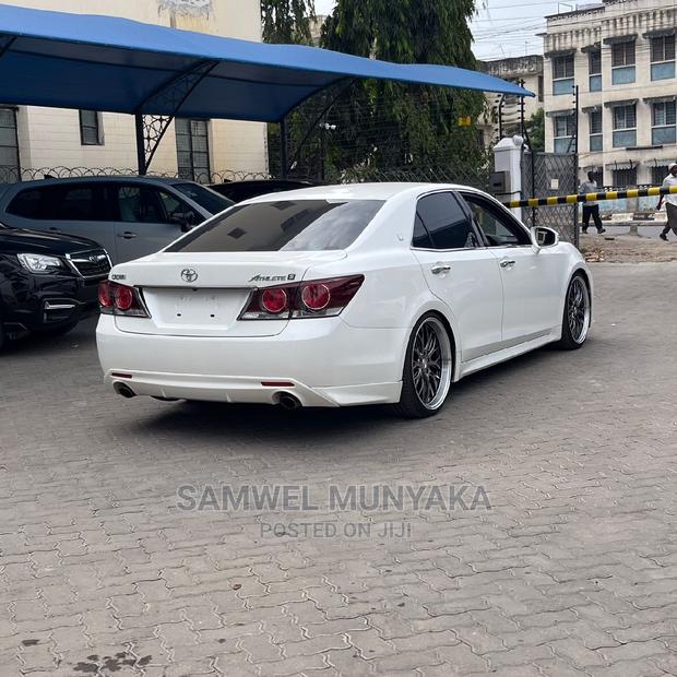 Toyota Crown 2016 White - thumbnail 5