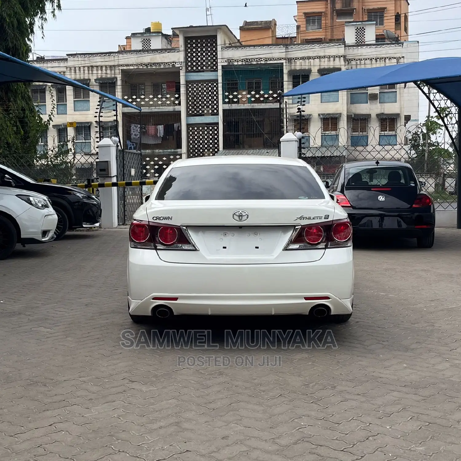 Toyota Crown 2016 White