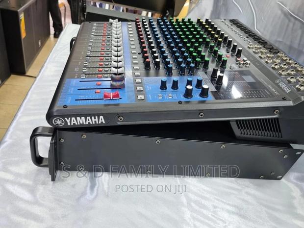 16 Channels Plain Mixer MG16XU Yamaha - main view
