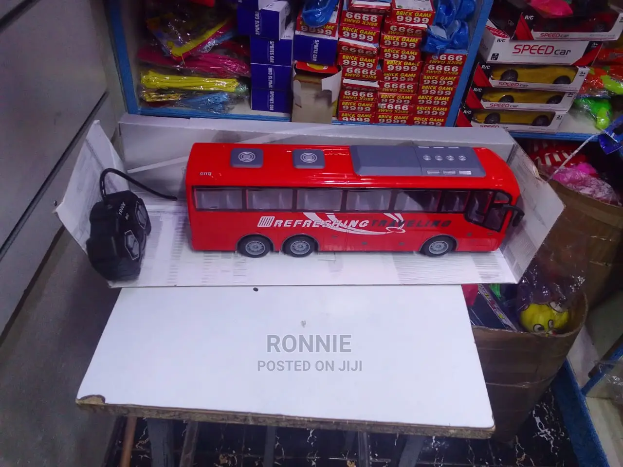 Remote Controlled RC Big Bus Refreshing Traveling
