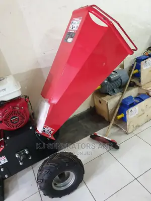8.6hp Wood Chipper (10cm) Diameter.