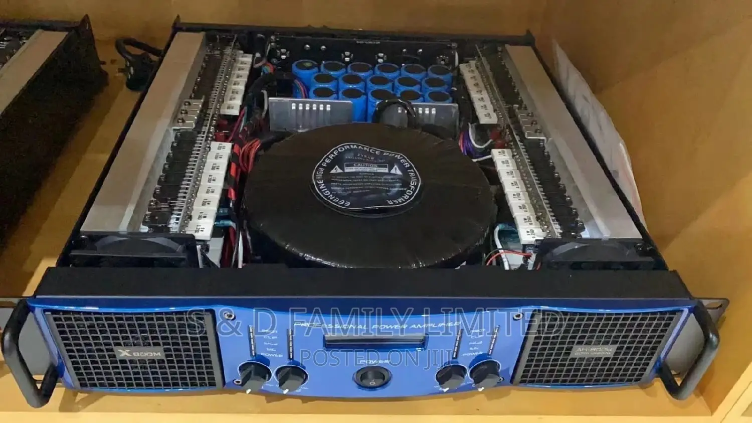 XBOOM 4 Channels Professional Amplifier