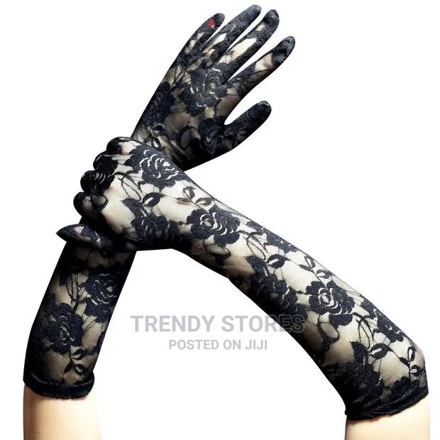 Floral Lace Gloves - thumbnail 4