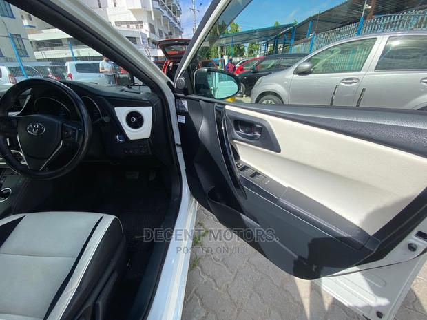 Toyota Auris 2016 White - thumbnail 4