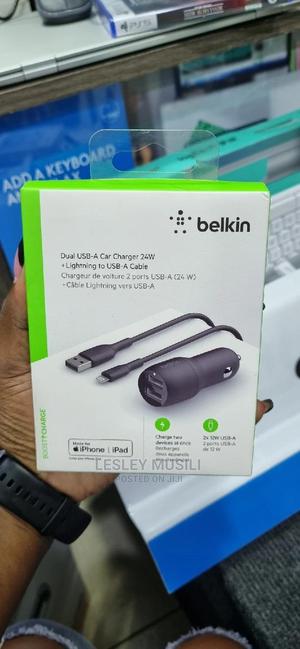 Belkin Dual USB-A Car Charger 24W +Lighting to Usb a Cable - thumbnail 2