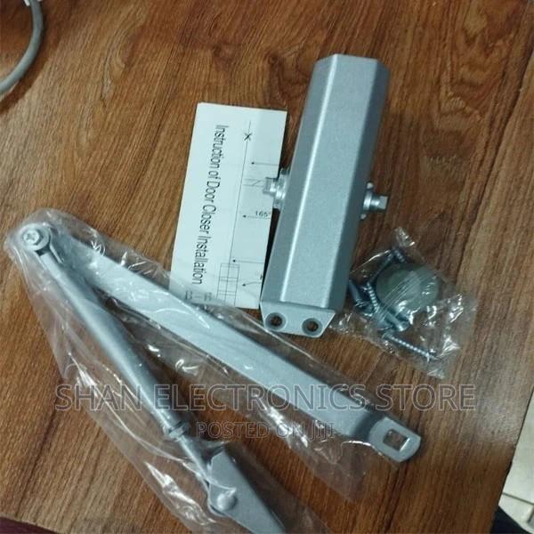 Metallic and Aluminium Door Closer Metallic and Aluminium Do