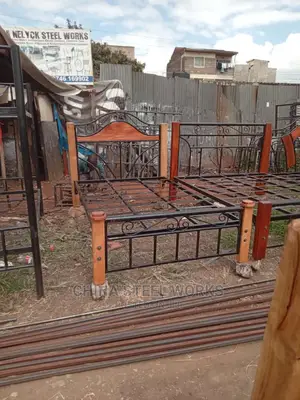 4 by 6 Metalic Bed