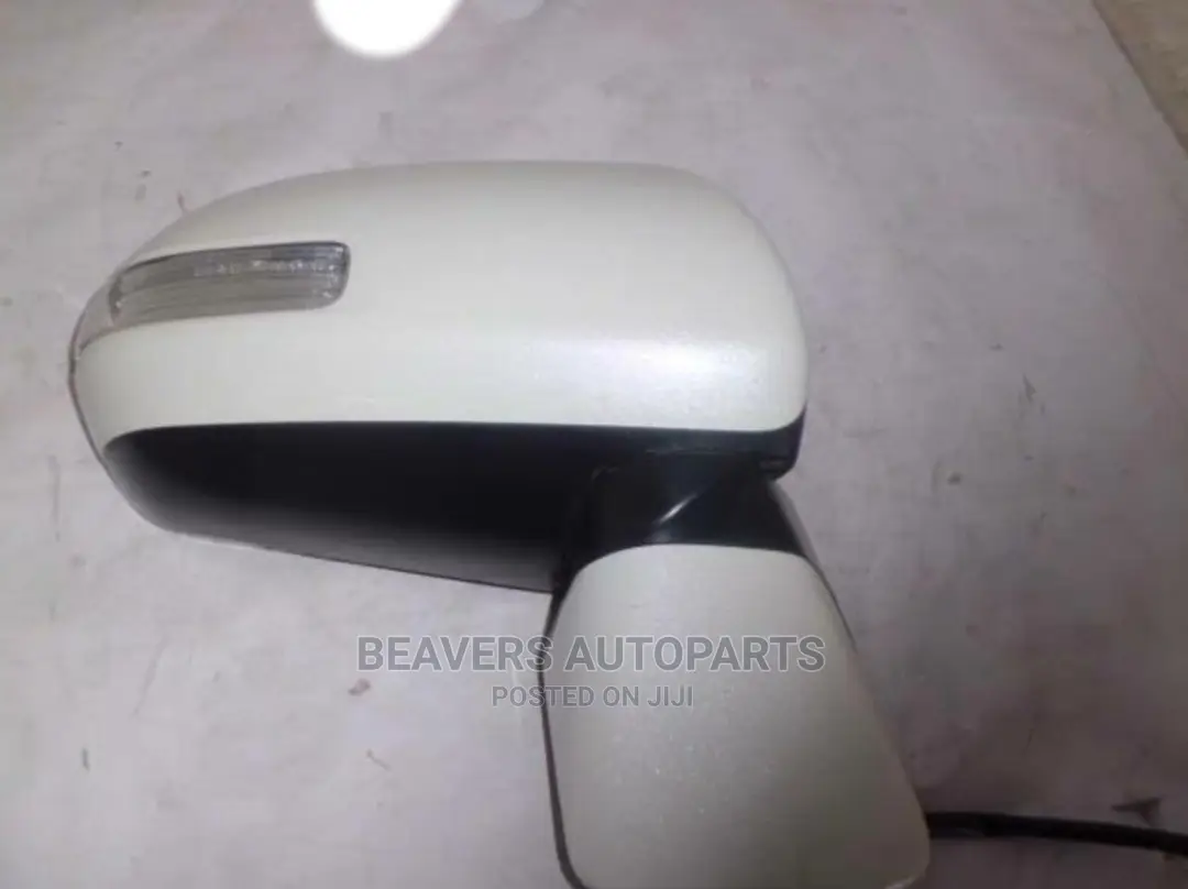 Noah/Voxy 2008-2013 Side Mirror