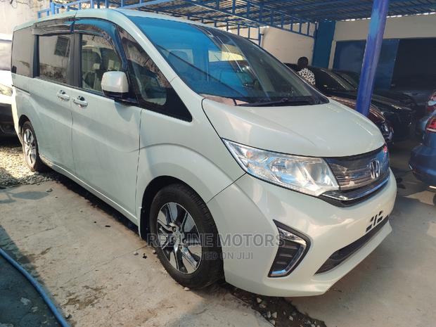 Honda Stepwgn 2016 White - main view