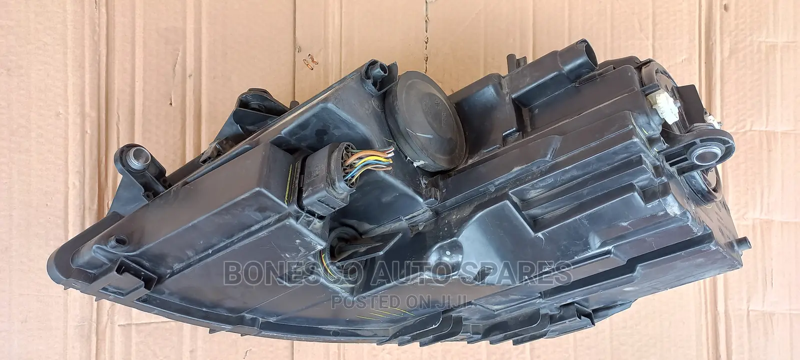Volkswagen Jetta (Mk6) Left Nonxenon Headlight Assembly