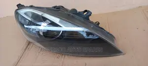 Volvo V40 Right Xenon Headlight Assembly