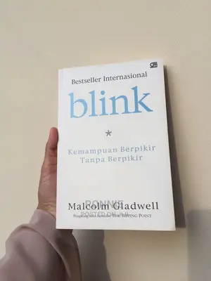Blink the Power of Thinking Without Thinking Book by Malcolm