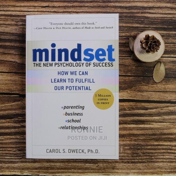 Mindset - New Psychology of Success Book by Carol S. Dweck