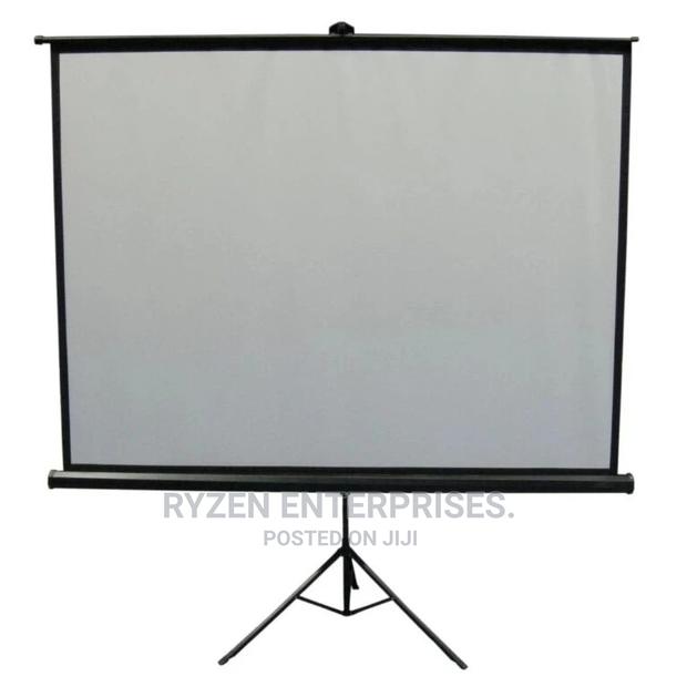 180×180 Tripod Projector Screen