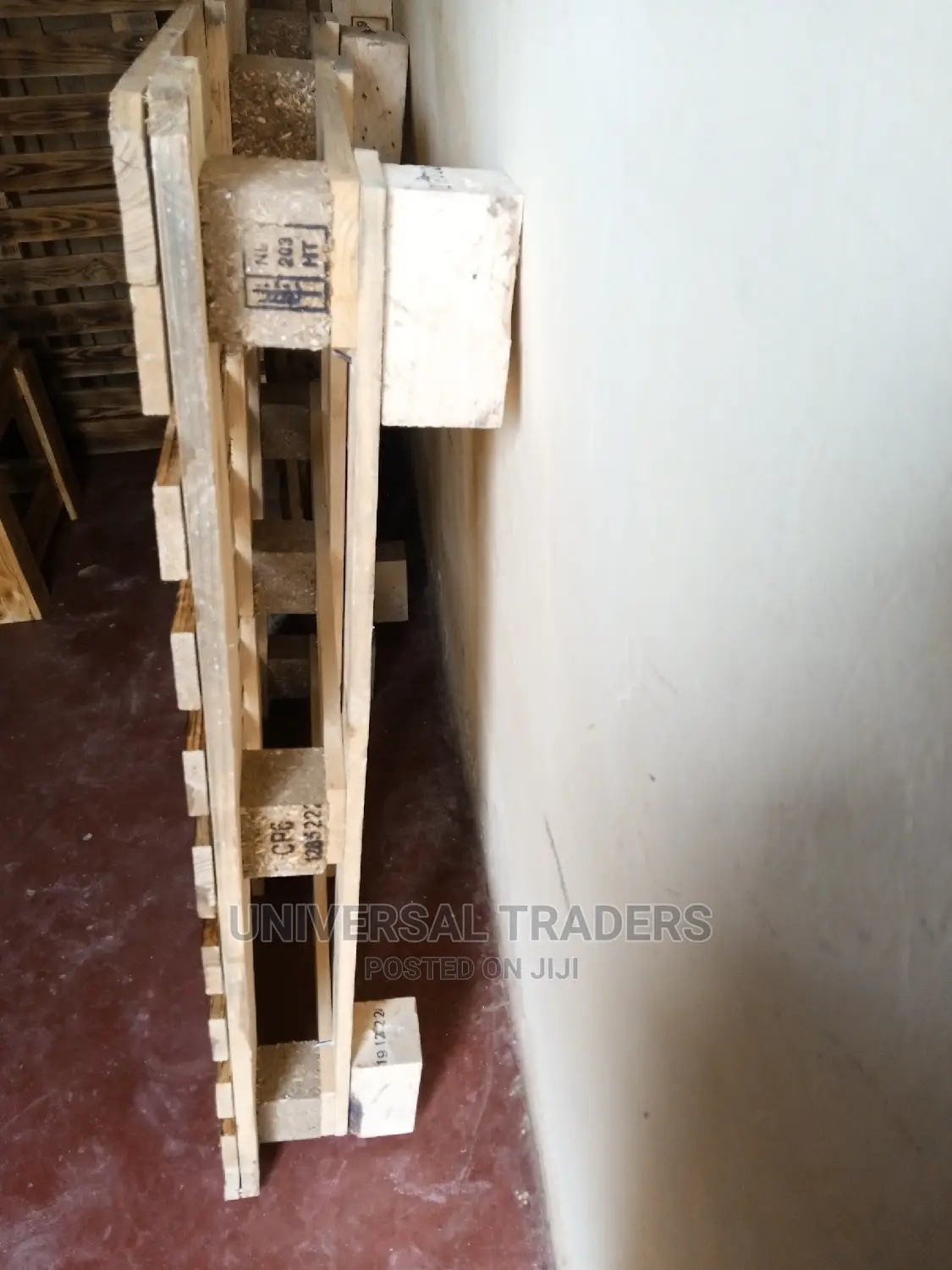 Simple Pallet Bed With Torched Patterns