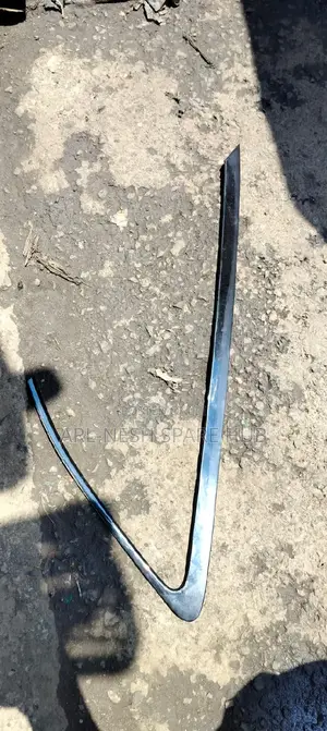 Harrier 240 Rear Moulding Chrome