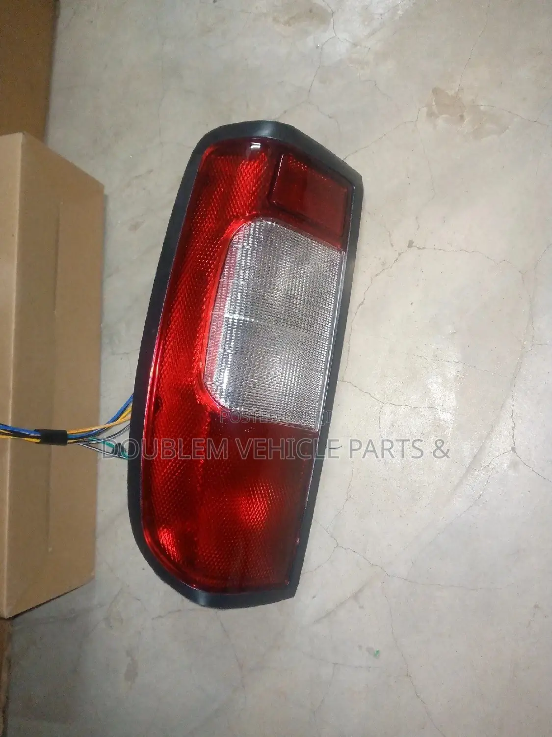 Tail Lamp Nissan Frontier Long Fitting/ Hardbody 2004-2005