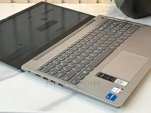New Laptop Lenovo Ideapad 3 4GB Intel Core I3 SSD 512GB