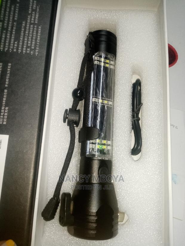 Multifunctional Flashlight Torch - thumbnail 3