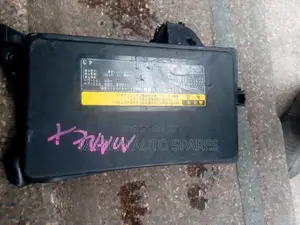 Engine Fusebox for Toyota Mark X