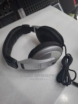 Behringer HPM 1000