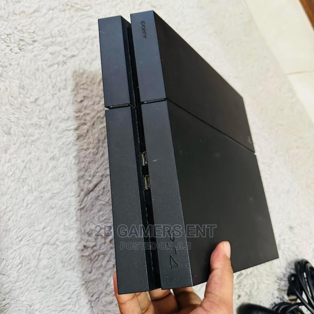 1 Pad, PS4 STANDARD, Clean - main view