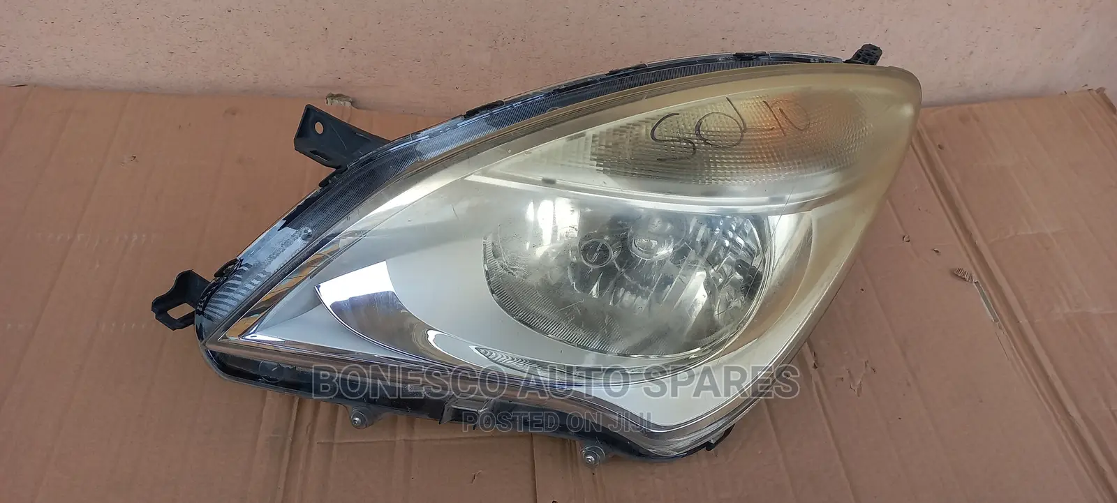 Suzuki Solio Nonxenon Headlight Assembly