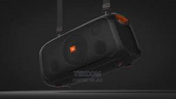 JBL Partybox on the Go