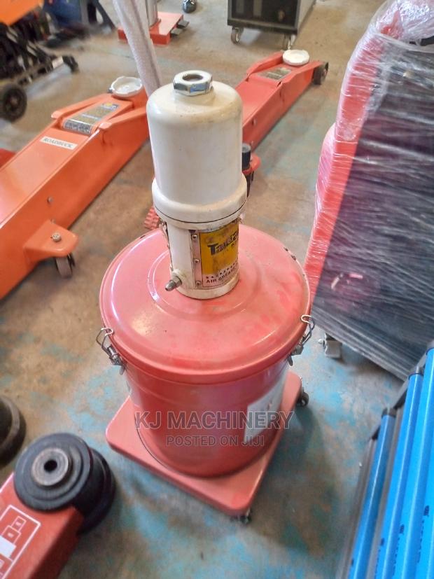 50L Grease Pump - thumbnail 3